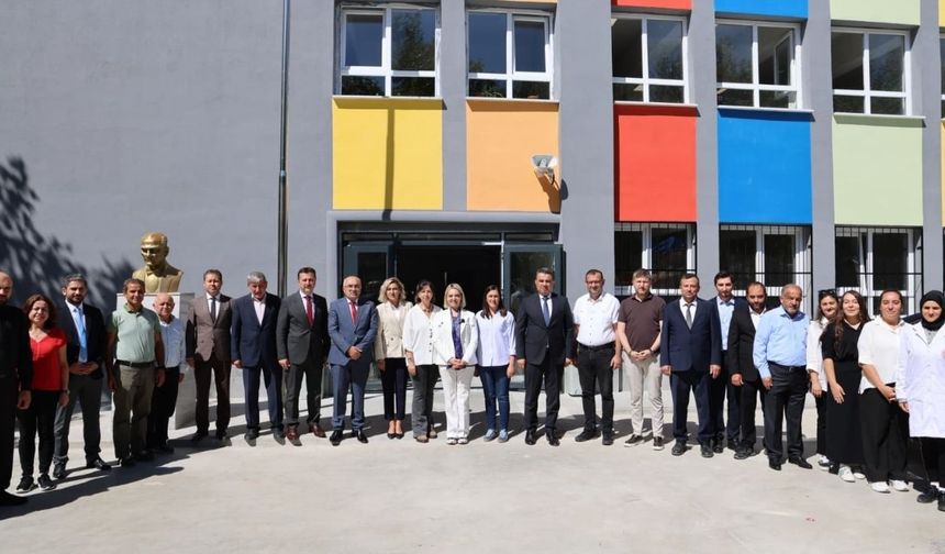 Kastamonu Milletvekili Ekmekci’den Taşköprü Bahri Alp Ortaokuluna Ziyaret