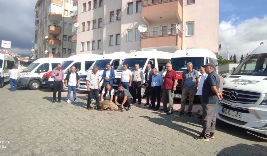 Kastamonu'nun ilçesinde şoförler kurban keserek yeni dönemi kutladı