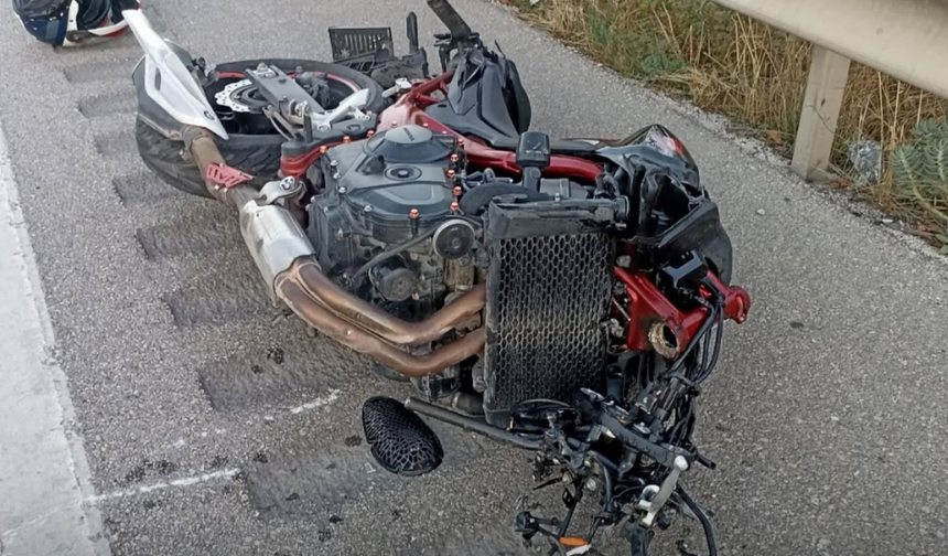 Son dakika: Kastamonu'da bariyerlere çarpan sürücü yaralandı