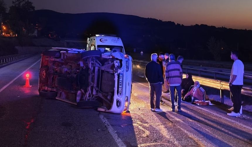 Minibüs ile Otomobil Çarpıştı: Feci Kazada 9 Kişi Yaralandı!