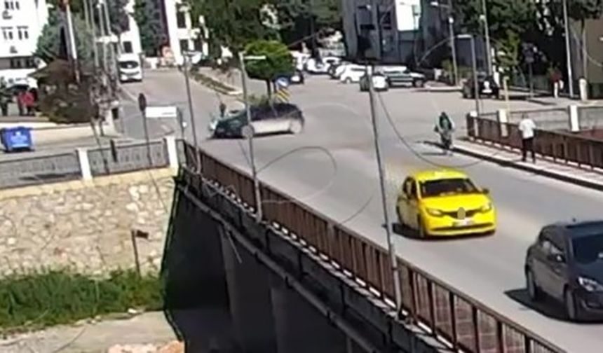 Son dakika: Otomobil anne ve çocuğuna çarptı!