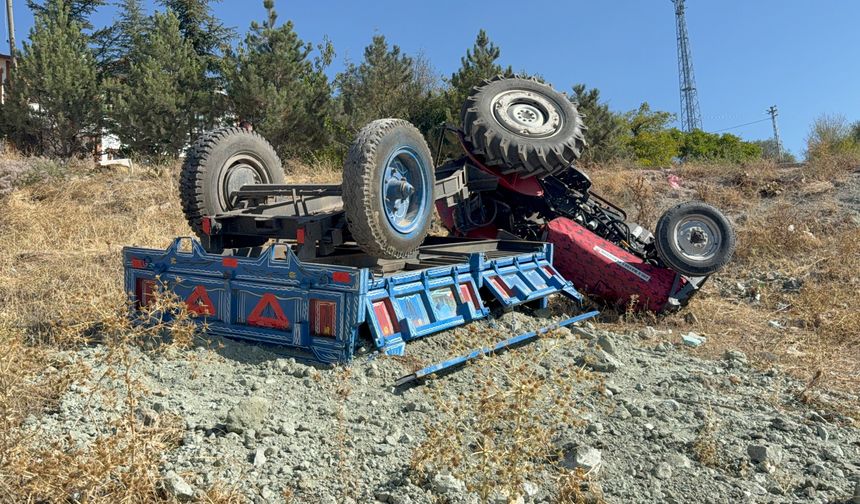 Son dakika: Traktör devrildi, 2 yaralı var