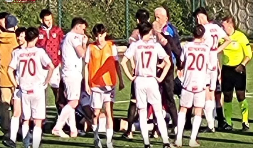 Kastamonu'da Korku Dolu Anlar: Futbolcu Dilini Yutarak Yere Yığıldı!