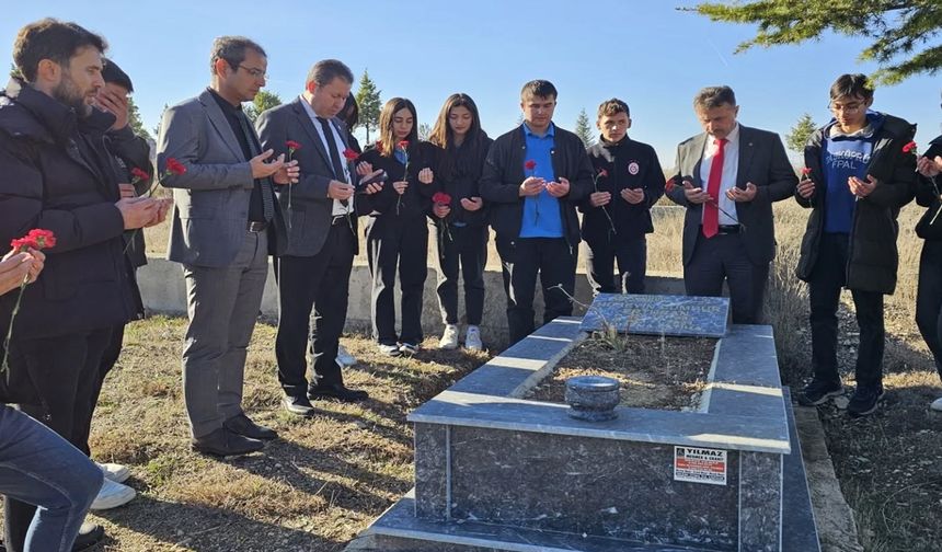 Taşköprü’de Öğretmenler Günü Öncesi Öğretmen ve Öğrencilerden Vefa
