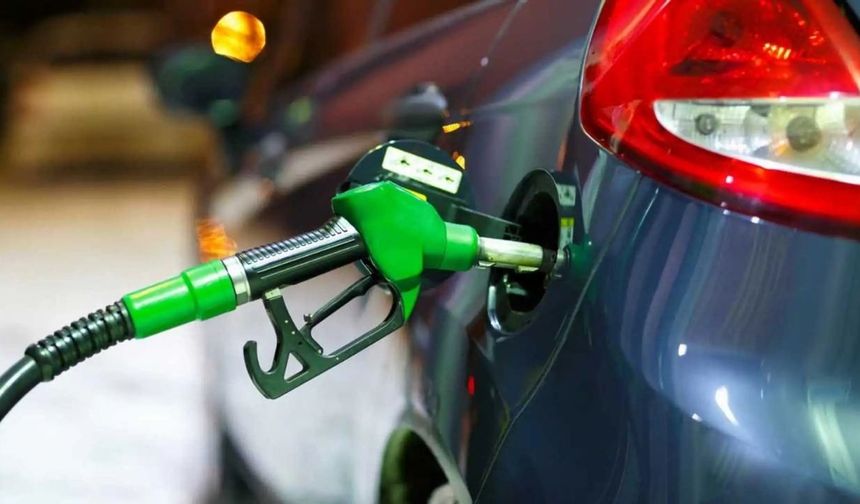 Akaryakıtta Çifte İndirim Sevinci: Benzin Fiyatı Geriledi