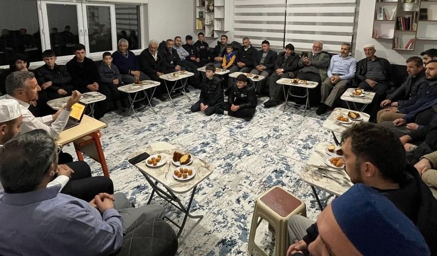 Devrekani’de Salı Sohbeti Gençleri Aynı Çatıda Topladı