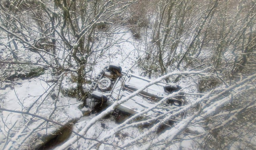 Hanönü’nde Cenazeye Giden Otomobil Tarlaya Yuvarlandı