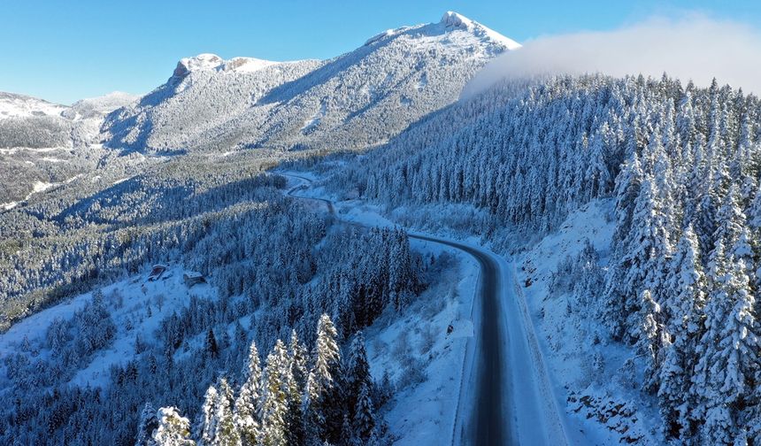 Kastamonu Dağları Kış Manzarasıyla Büyüledi: Beyaz Örtü Havadan Görüntülendi