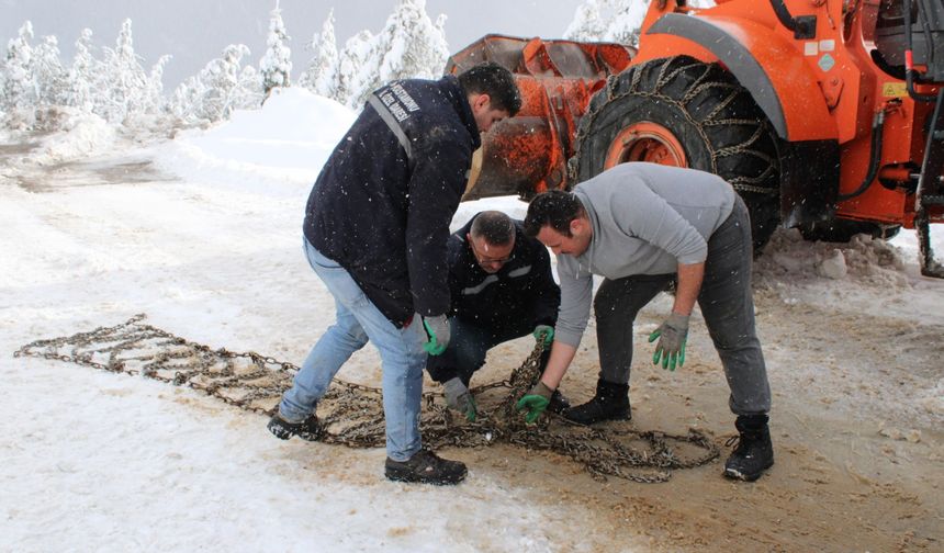 Kastamonu'da kar etkisini gösterdi: Ekiplerin köylerdeki karla mücadelesi başladı
