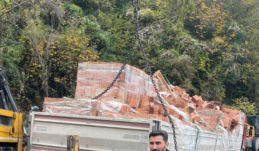 Kastamonu'da tır kazası: İki ilçenin yolu 3 saat kapandı!