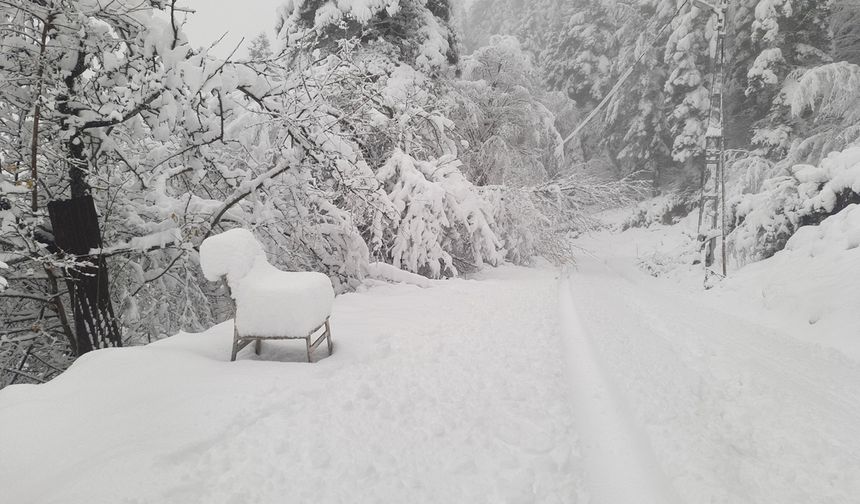 Kastamonu Beyaza Büründü: Kartpostallık Manzaralar Oluştu