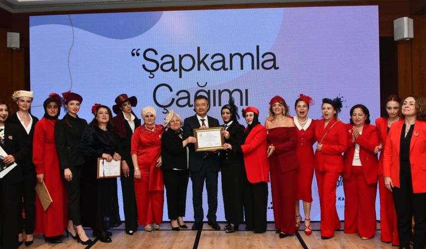 ‘Şapkamla Çağımı Selamlıyorum’ ödülleri Pera Palace’de verildi