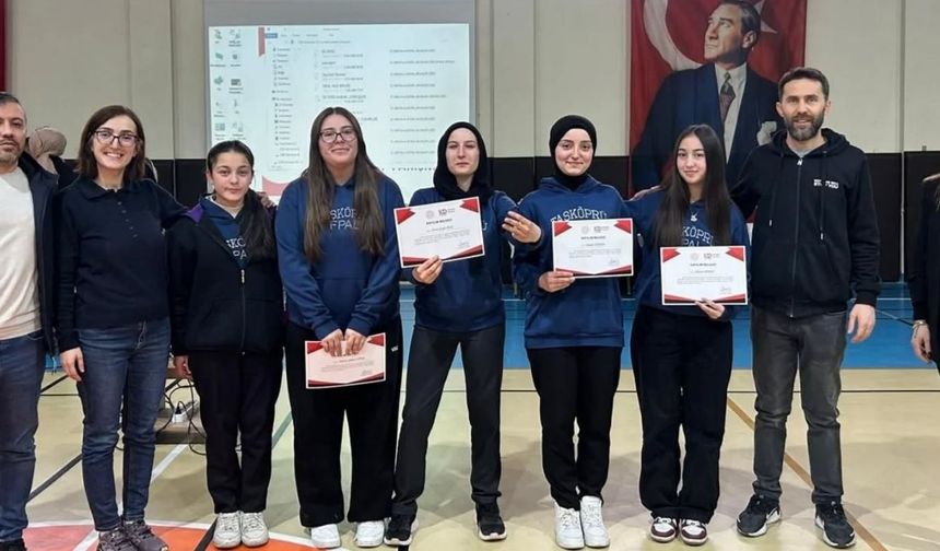 19 okul arasından sıyrılan Taşköprü ekibi dereceye girdi