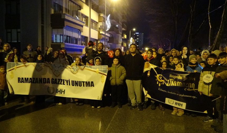 Kastamonu'da Ramazan coşkusu fenerli yürüyüşle başladı