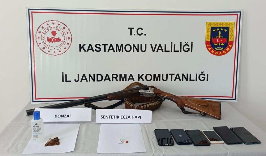 Kastamonu'da uyarıcı madde ve silah ele geçirildi: 11 şüpheli gözaltına alındı
