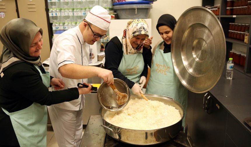 Özel gereksinimli bireyin ailesi yalnız kalmadı: Kastamonulu kadınlar bir araya geldi