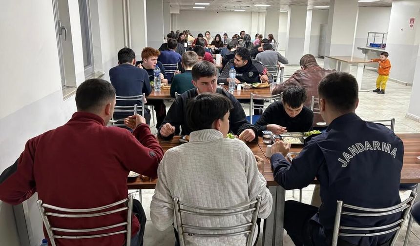 Protokol de katıldı: Kastamonu'nun ilçesinde gönül sofrası kuruldu