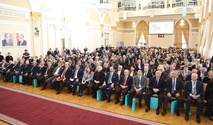 Birinci Türkoloji Kurultayı’nın 100. Yılı Bakü’de uluslararası konferansla yapıldı