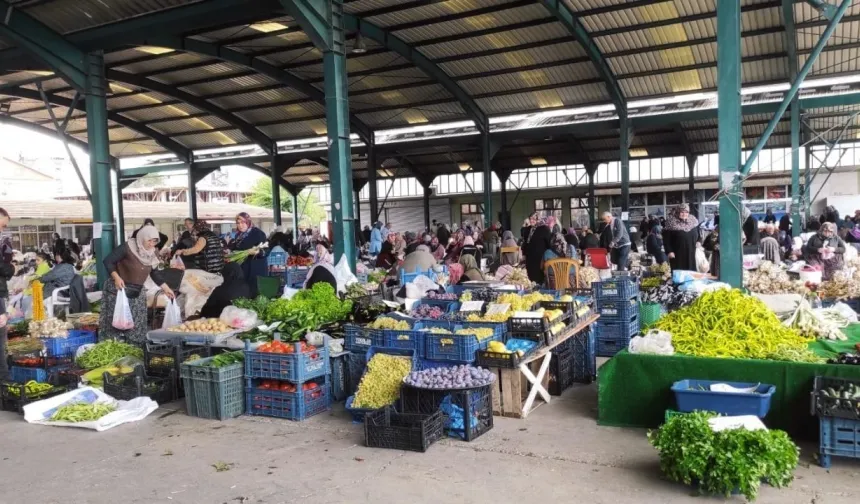 Taşköprü’de Cuma Pazarı Arefe Gününe Alındı