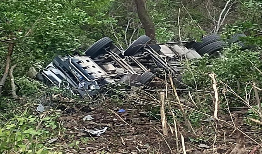 Kastamonu’da yürekler ağza geldi: Beton mikseri şarampole uçtu!