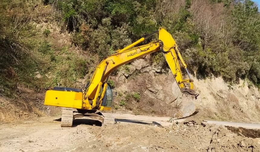 Kastamonu'nun 2 ilçesinin köy yollarında çalışmalar sürüyor