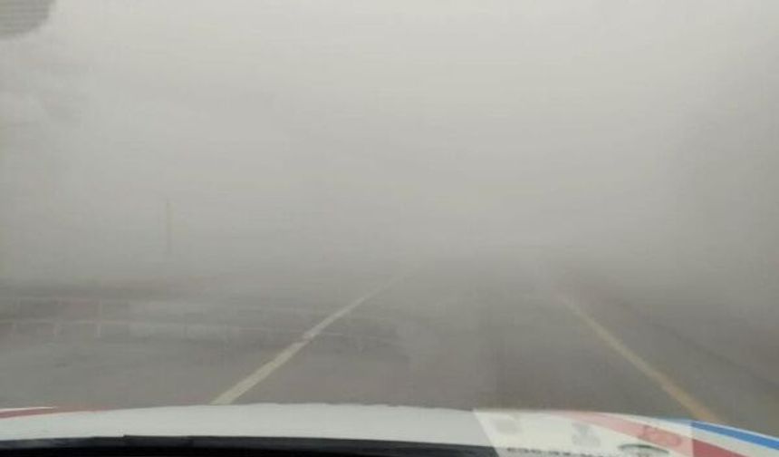 Kastamonu'nun ilçe yolunda görüş mesafesi 30 metreye kadar düştü