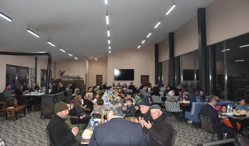 Kastamonu'nun ilçesinde şehit aileleri, gaziler, çocuklar iftar sofrasında buluştu