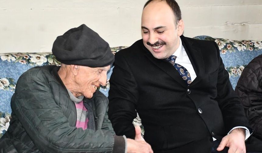 Kastamonu'nun köylerinde yaşlıların hayır dualarını aldı