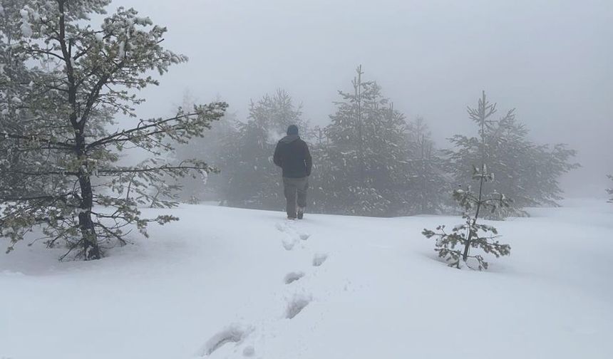 Kastamonu'da bayram için gelenlere kar sürprizi