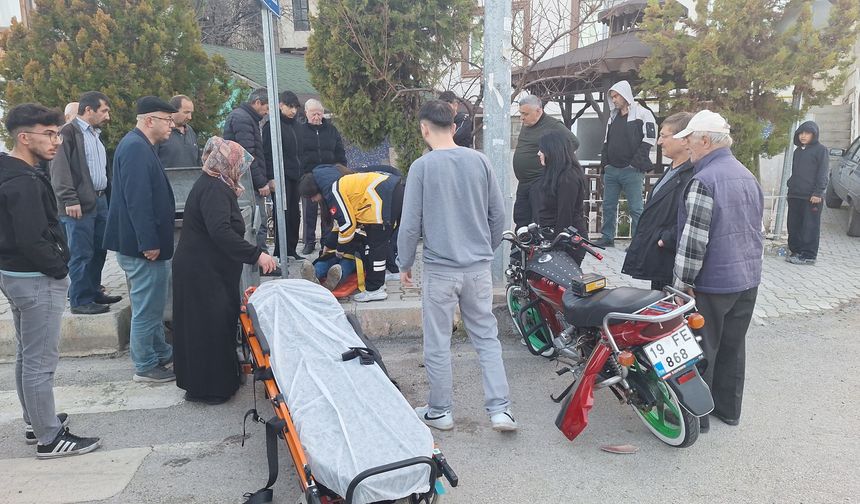 Minibüs ile motosiklet çarpıştı: 1 yaralı