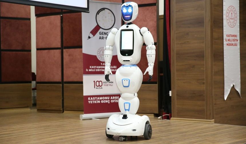 Robot 'ADA7' Kastamonu'da sunuma eşlik etti