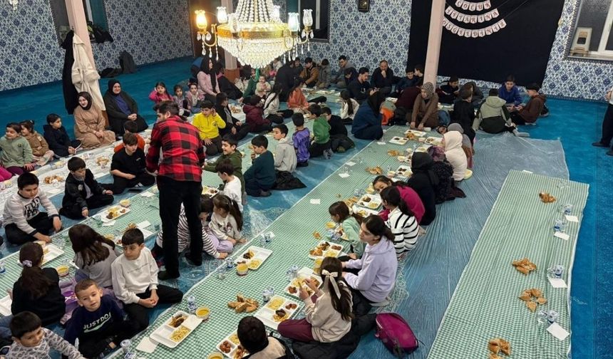 Kastamonu’nun ilçesinde ‘İlk İftarım, İlk Orucum’ sevinci: Öğrenciler aynı sofrada buluştu