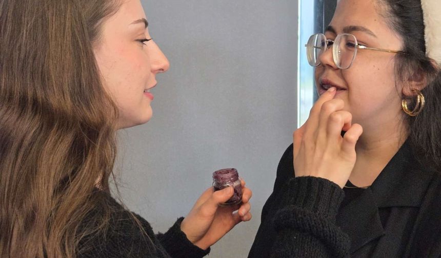 Soğan kabuğundan ruj üretildi