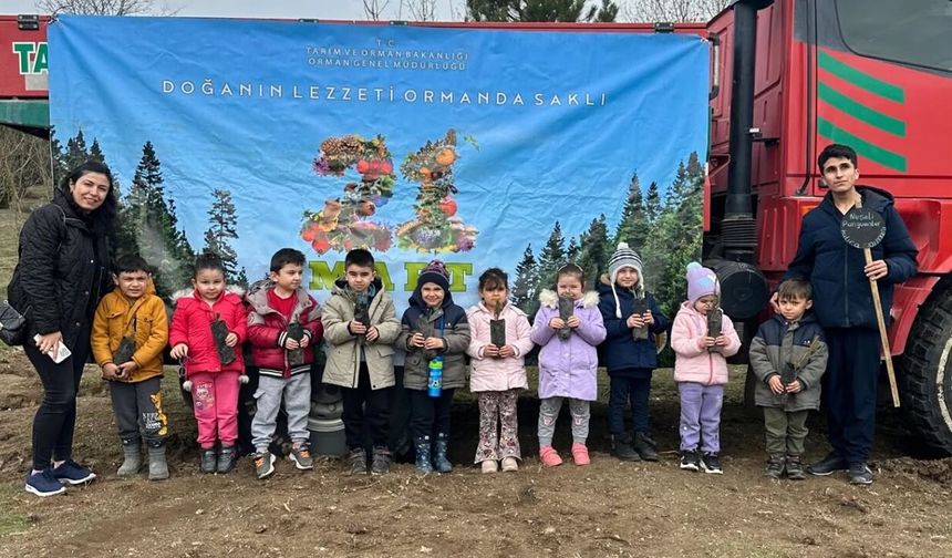Taşköprü’de orman sevdası minik ellerle büyüyor