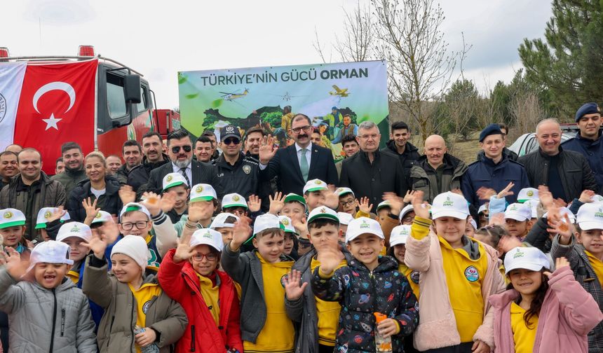 Taşköprü'de bin 150 fidan toprakla buluştu