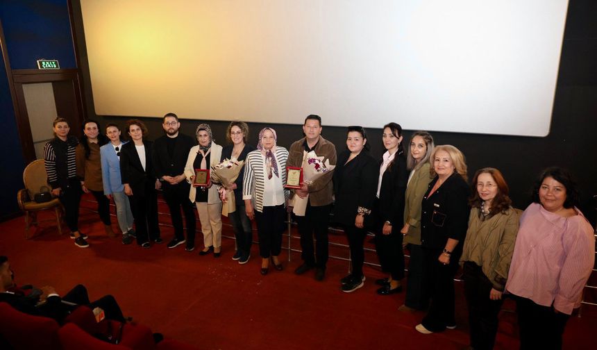 '7 Kemerli Bir Zaman Geçidi: Taşköprü' filmi kadınlara özel gösterimle sunuldu