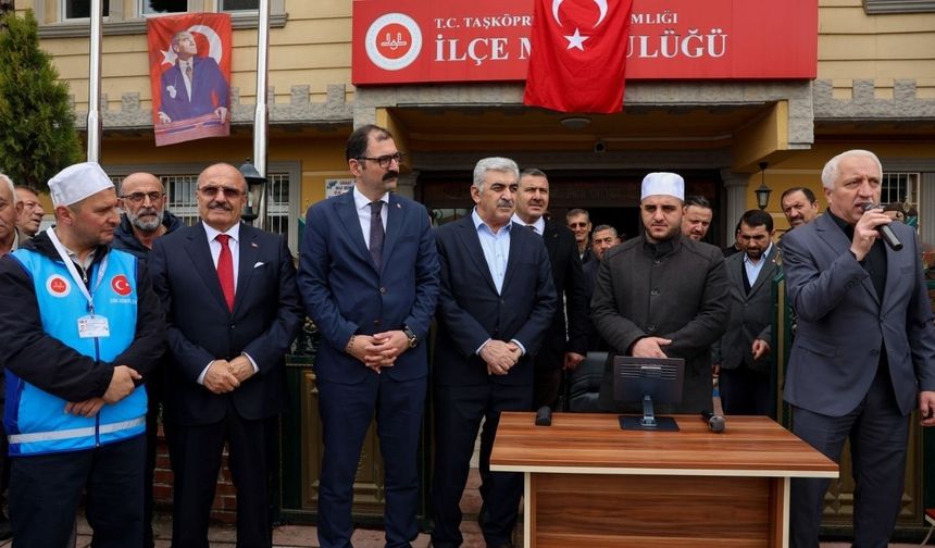 Taşköprü’de 65 hacı adayı dualarla kutsal topraklara uğurlandı