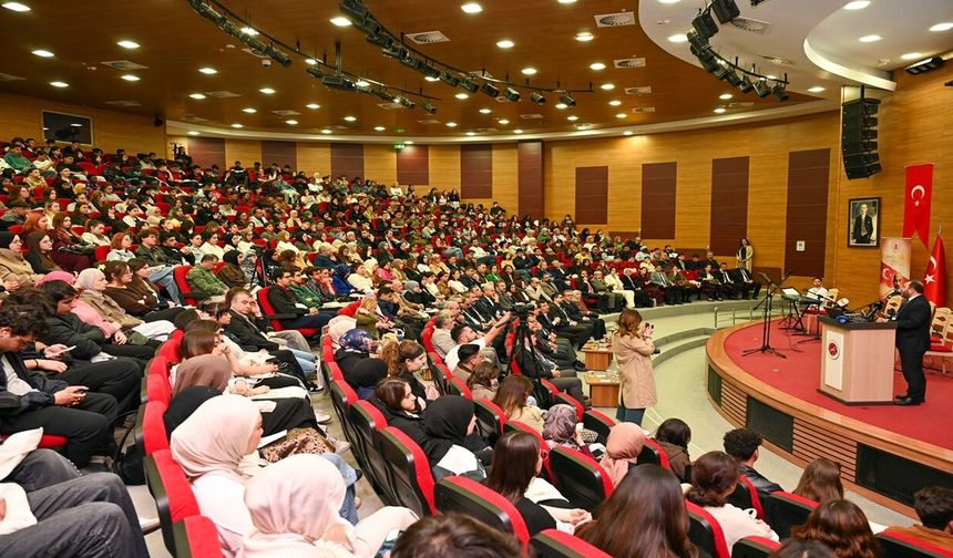 Kastamonu’da Mehmet Âkif Ersoy’un mirası konuşuldu