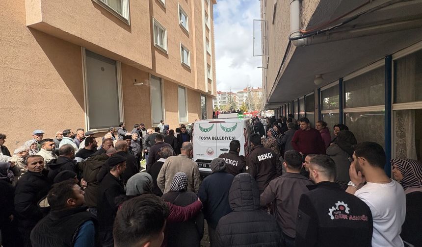 Kastamonu'da çatıdan düşen vatandaş hayatını kaybetti