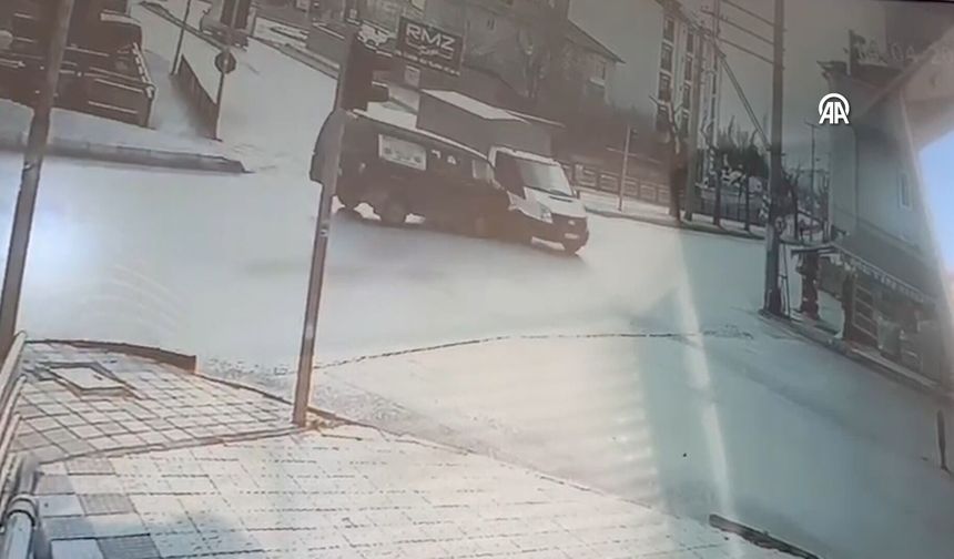 Kastamonu'da iki ayrı kaza kamerada: 4 kişi yaralandı!