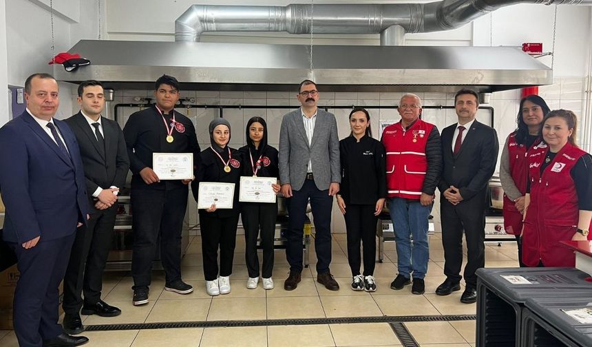 Kaymakam Demirdağ, Taşköprülü öğrencilerin başarısını kutladı