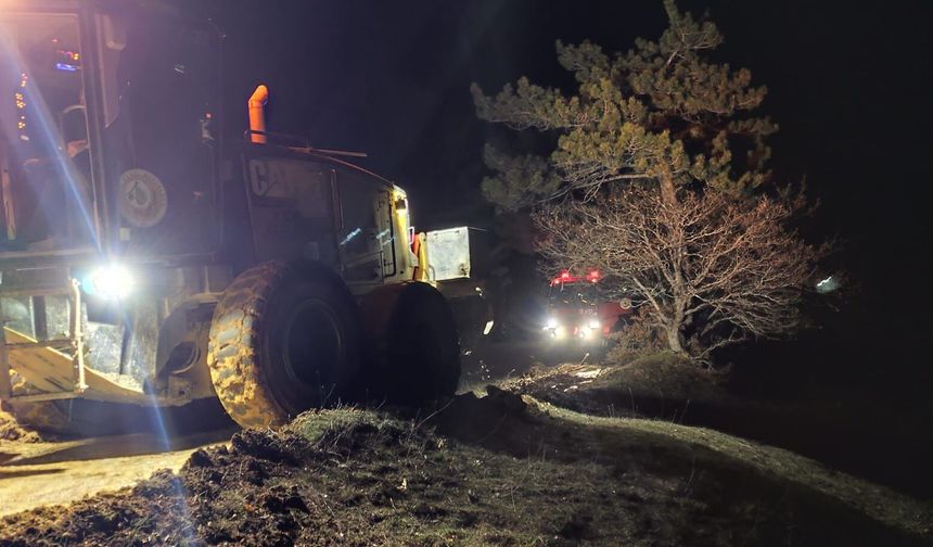 Taşköprü'nün köyünde yangın: Ekipler müdahale ediyor