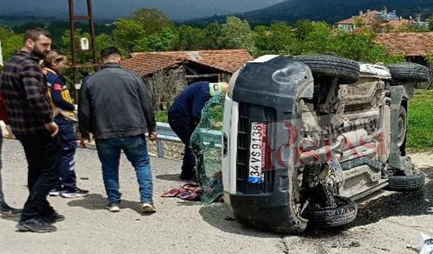Taşköprü–Hanönü yolunda kaza: Hafif ticari araç takla attı