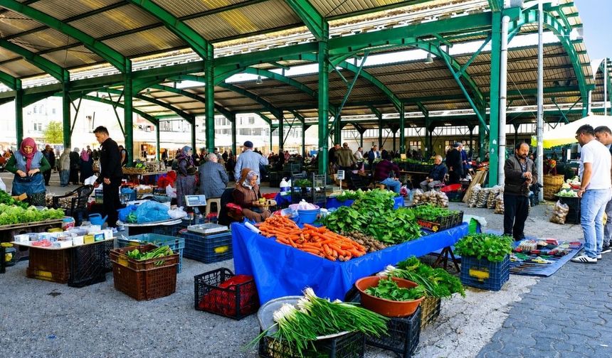 Taşköprü Cuma Pazarı’nda bahar hareketliliği: İşte güncel fiyatlar