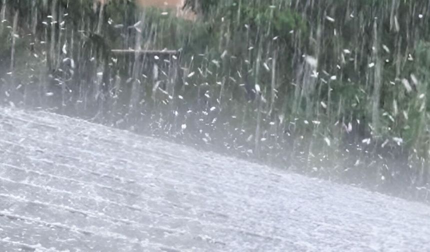 Taşköprü’de hava bir anda değişti! Dolu yağışı etkili oldu
