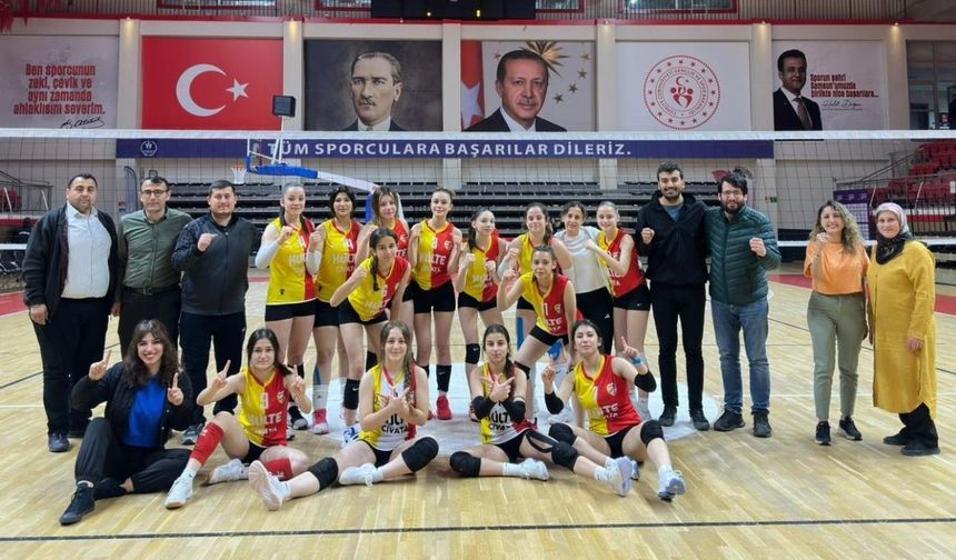 Filede Taşköprüspor rüzgarı: Yıldız Kızlar turnuvadan dereceyle döndü