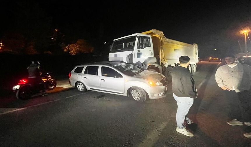 Son dakika: Kastamonu'da otomobil ile hafriyat kamyonu çarpıştı