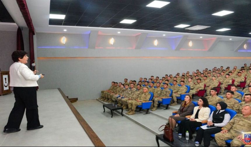 Kastamonu’da komandolara bağımlılıkla mücadele eğitimi verildi