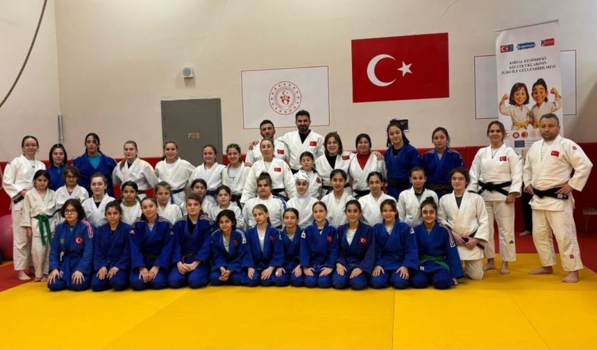 Kız çocuklarına Judo projesi Kastamonu’da gerçekleştirildi
