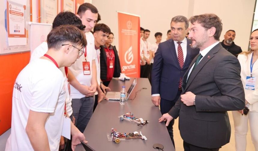 Kastamonu’da konuşuldu; Yapay zeka öğretmenlerin yerini mi alacak?
